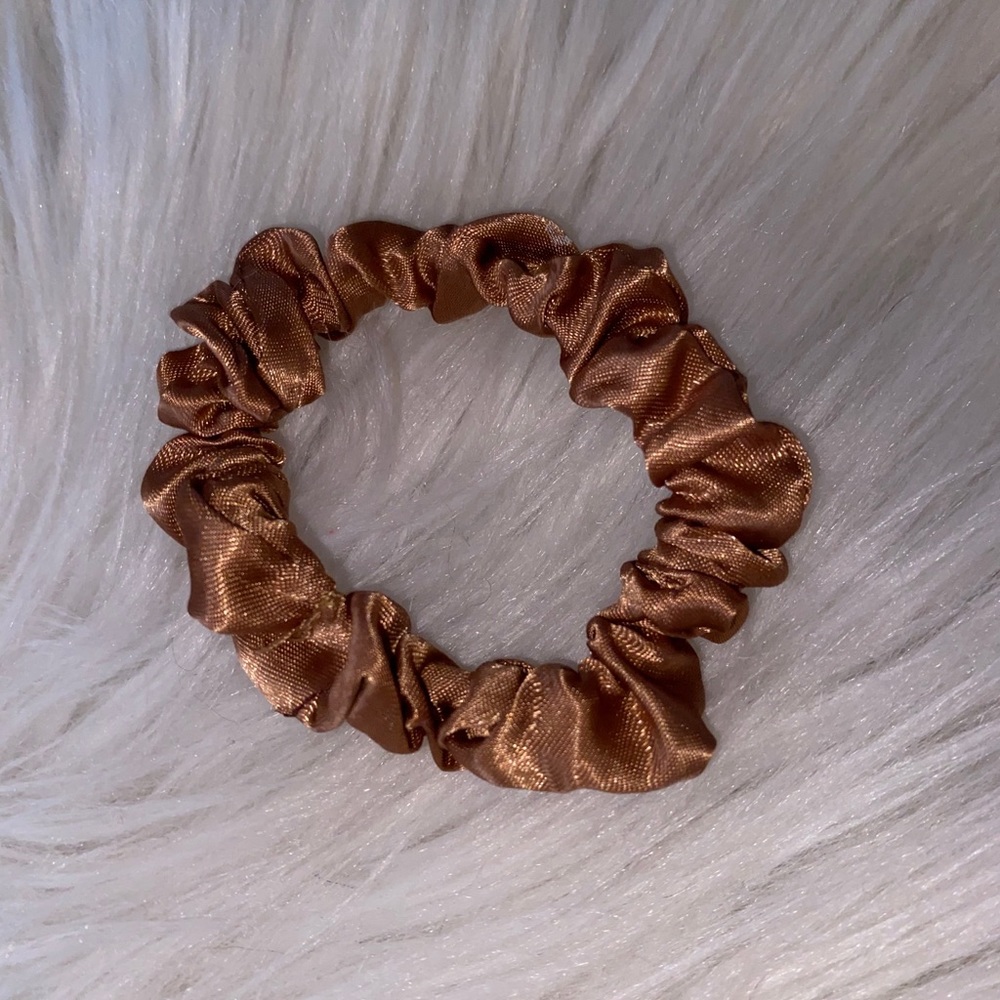 ✨Scrunchie Set ✨ - Picture 4 of 6